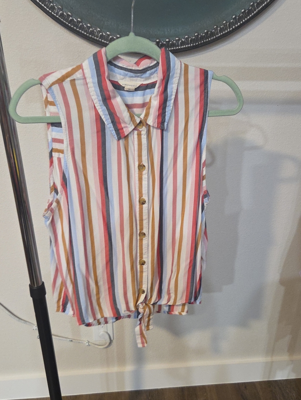 Aeropostale Sleeveless Button-Front Tie-Hem Top in Multi-Stripe